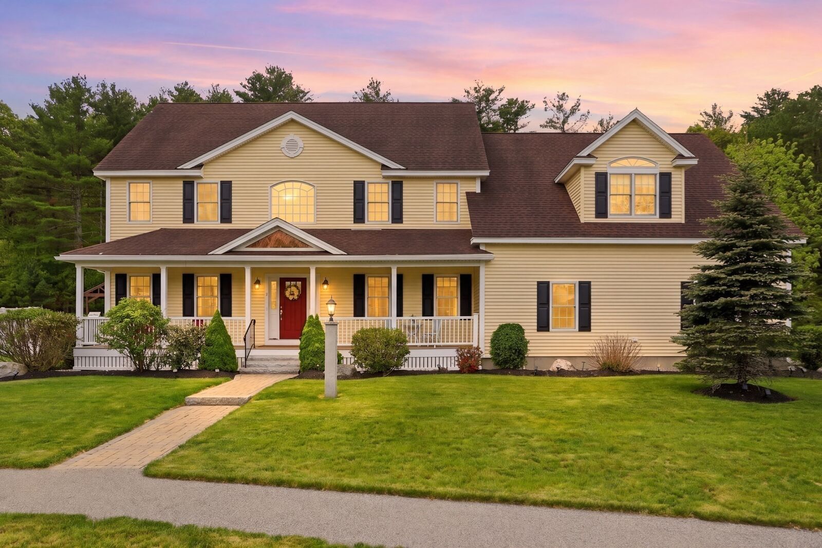 Property Photo:  9 Boxwood Rd  MA 01886 