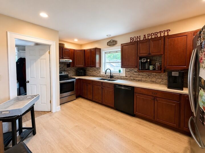 Property Photo: 14 Ellington St MA 01001
