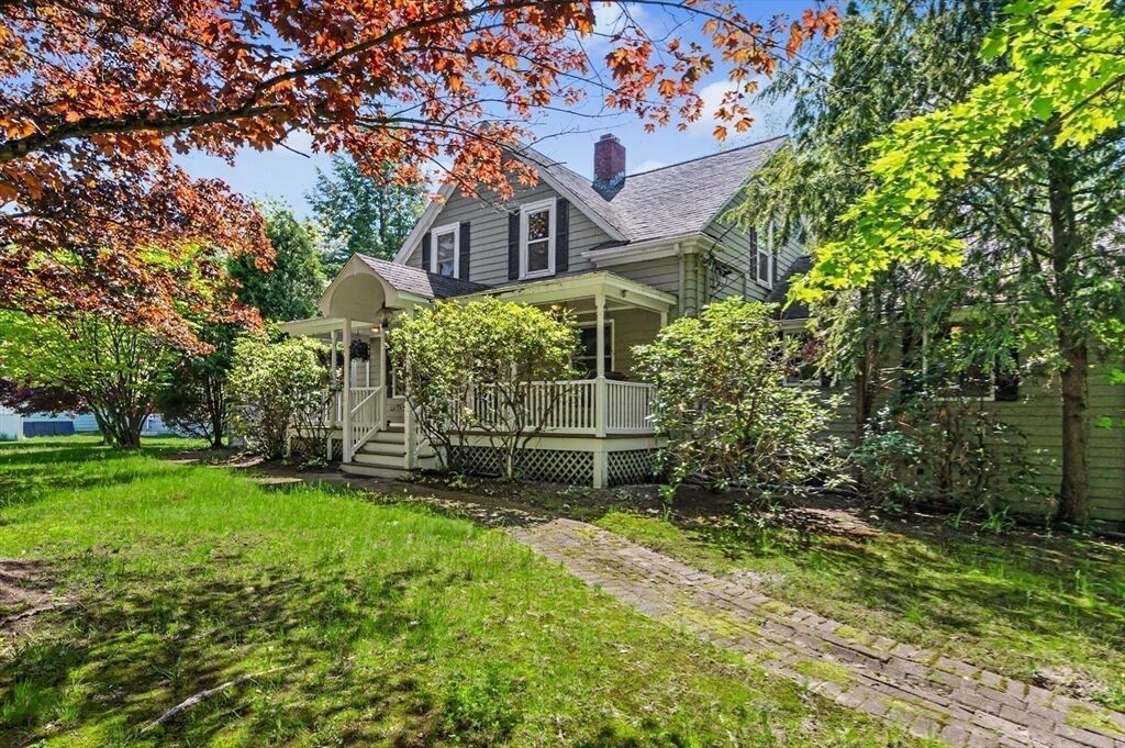Property Photo:  261 School Street  MA 01834 