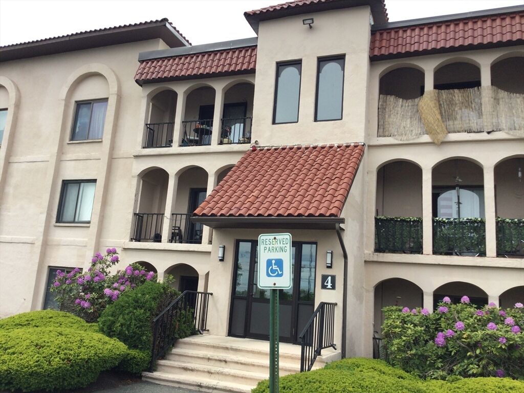 Property Photo: 685 Oak Street 4-4 MA 02301