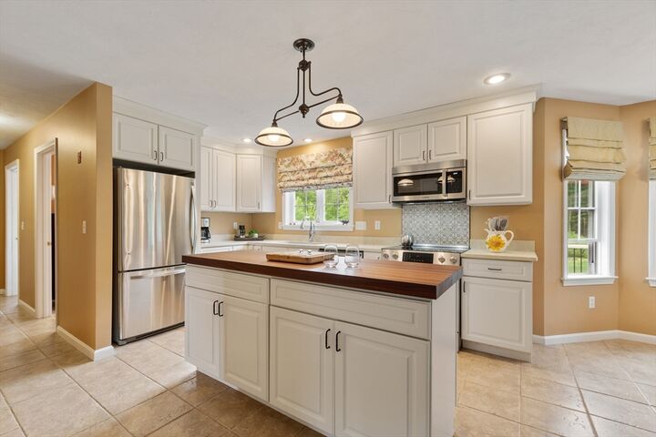 Property Photo:  571 Northfield Rd  MA 01462 