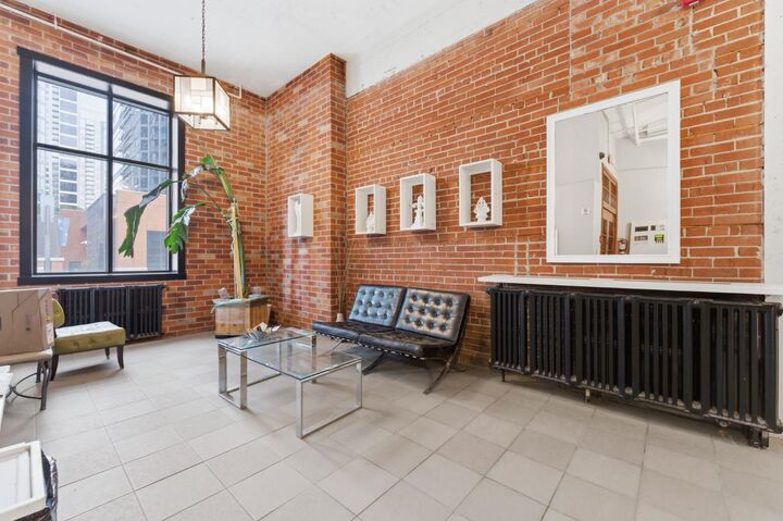 Property Photo:  220 11 Avenue SE 222  AB T2G 0X8 