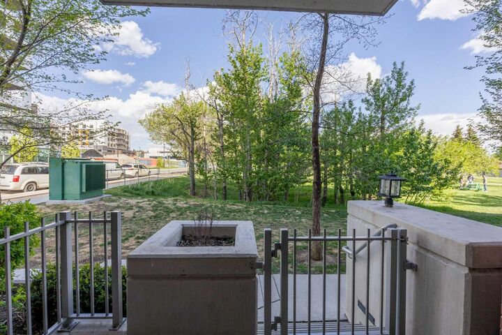 Property Photo: 46 9 Street NE 107 AB T2E 7Y1