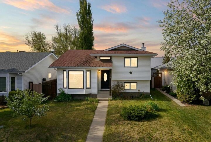 Property Photo: 76 Dixon Crescent AB T4R 2H5