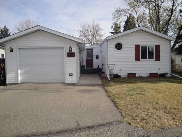 Property Photo: 2921 29 Street S AB T1K 6S7