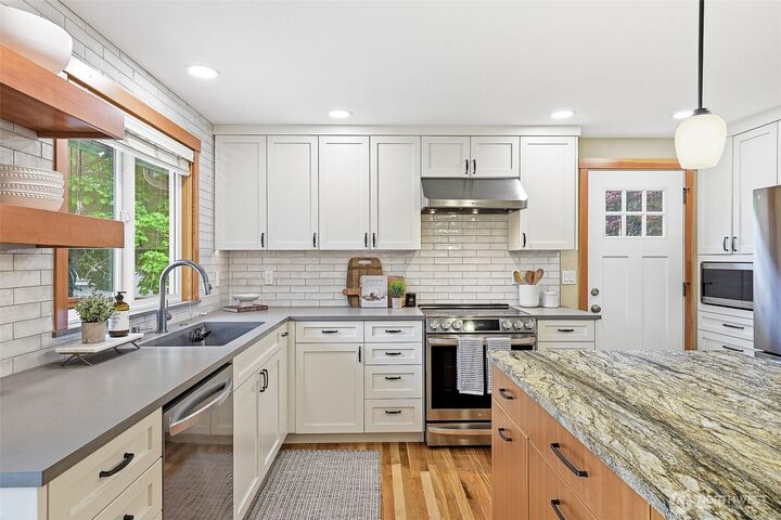 Property Photo:  10611  237th Place SW  WA 98020 