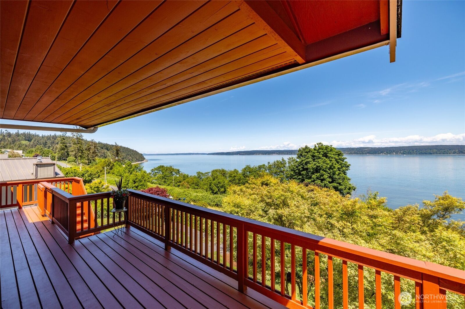 Property Photo:  2205  Cranes Landing Drive  WA 98253 