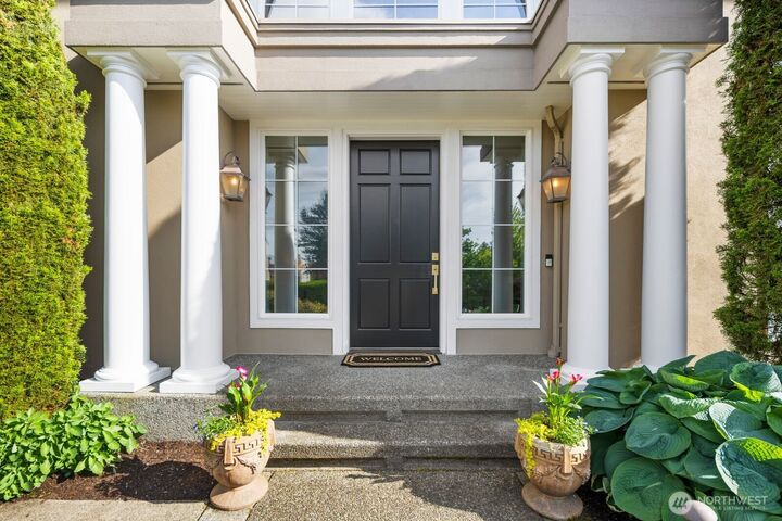 Property Photo:  23115 SE 44th Street  WA 98075 
