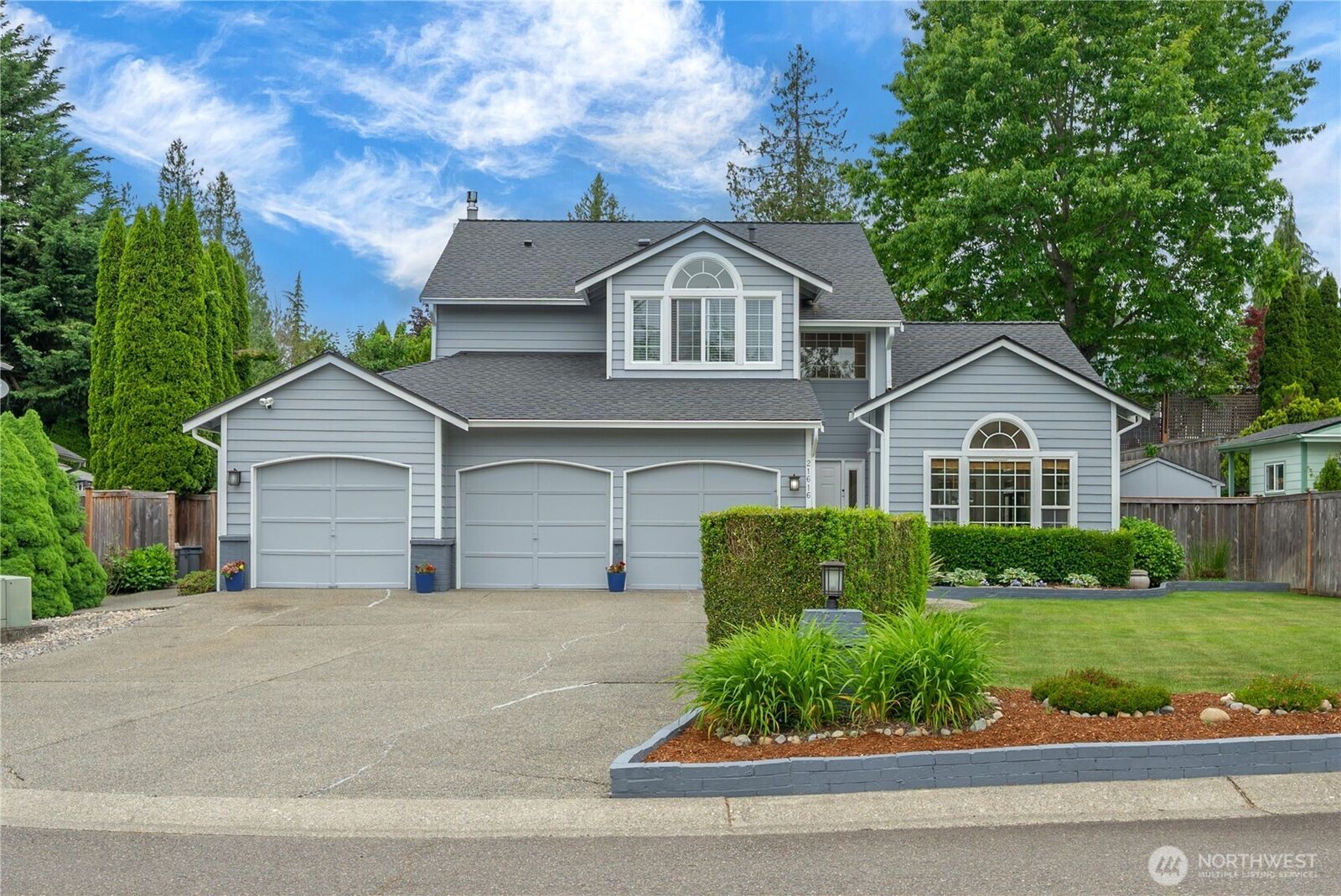 Property Photo:  21616 SE 257th Place  WA 98038 