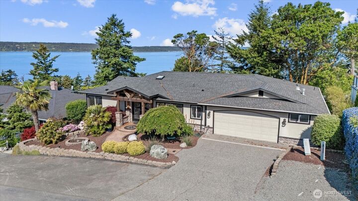 Property Photo: 715 Onamac Way WA 98282