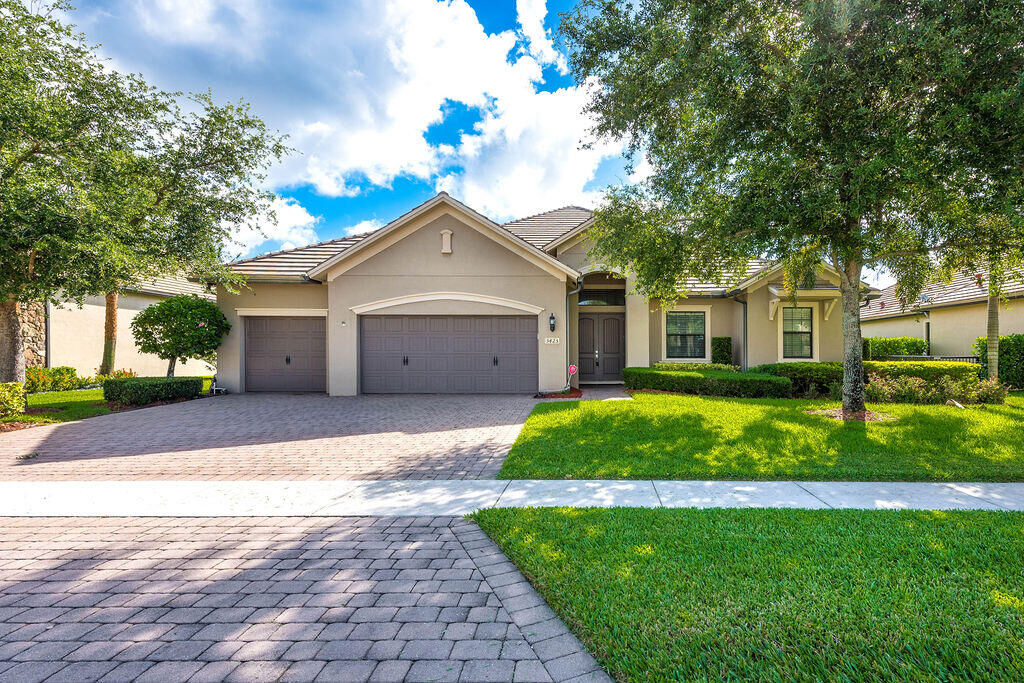 Property Photo: 3425 Siena Circle FL 33414
