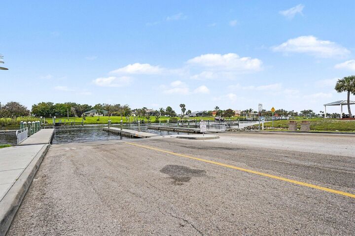 Property Photo:  3306 SE Ford Lane SE  FL 34984 