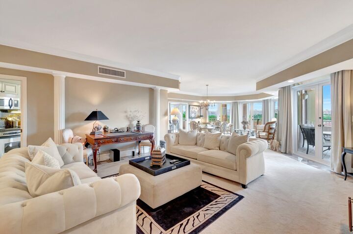 Property Photo: 300 SE 5th Avenue 6160 FL 33432