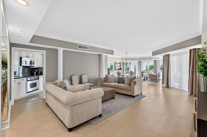 Property Photo:  300 SE 5th Avenue 6160  FL 33432 