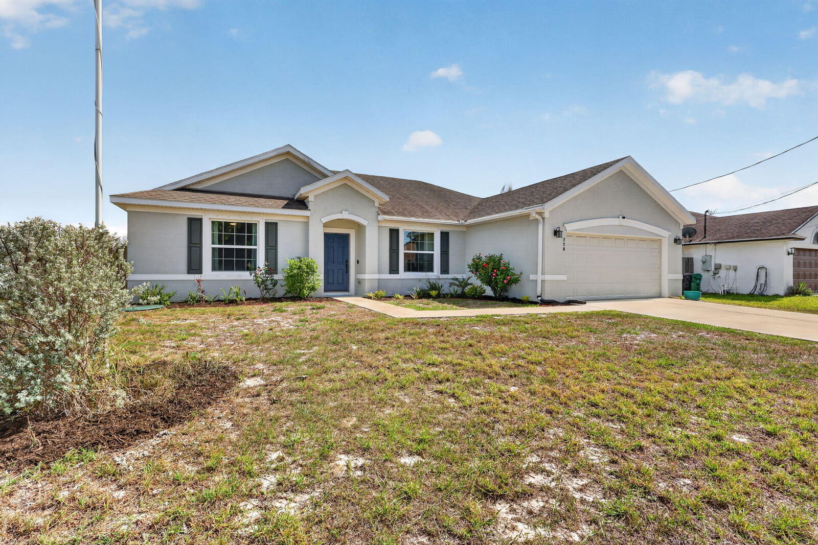 Property Photo: 770 SW Saragossa Avenue FL 34953