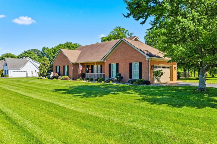 Property Photo:  460 Hunters Crossing Way  KY 42104 