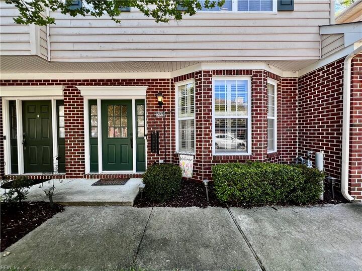 Property Photo: 5809 Bearcroft Ct VA 23464