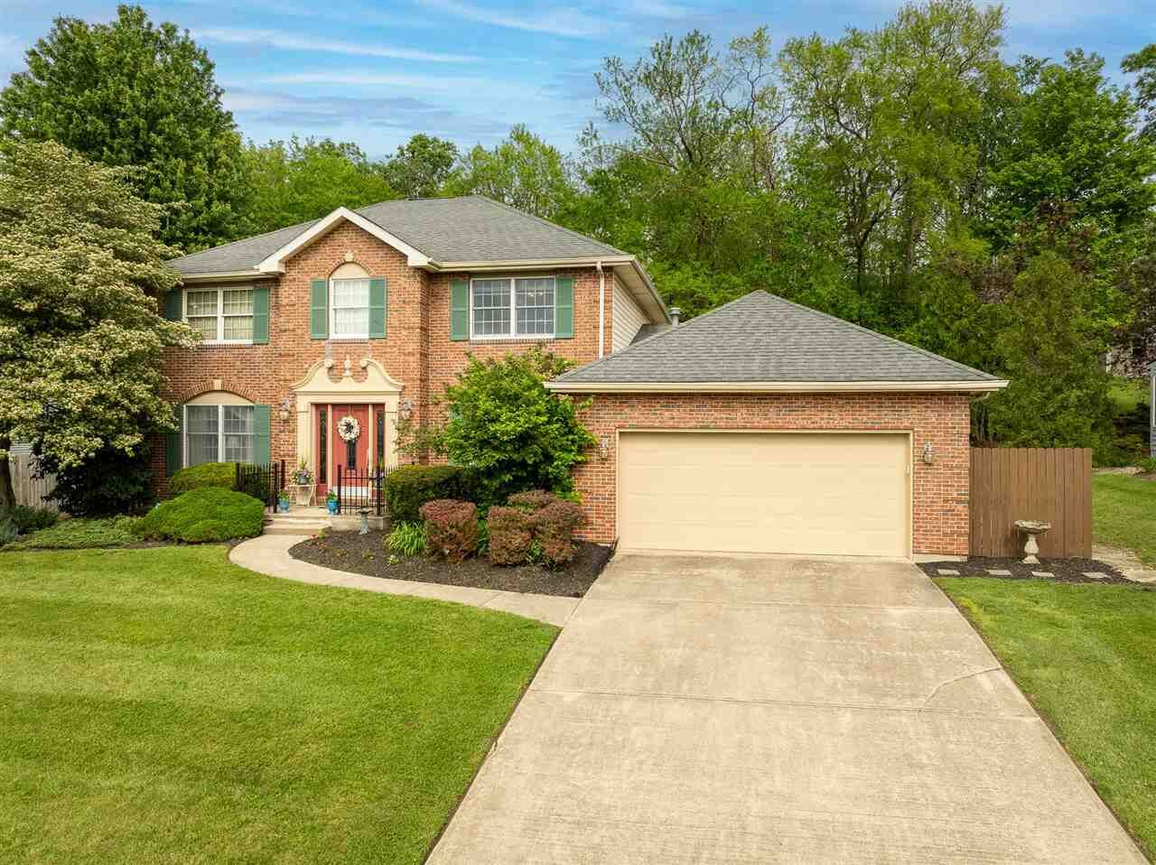 Property Photo:  915 Canterbury Trail  IN 47374 