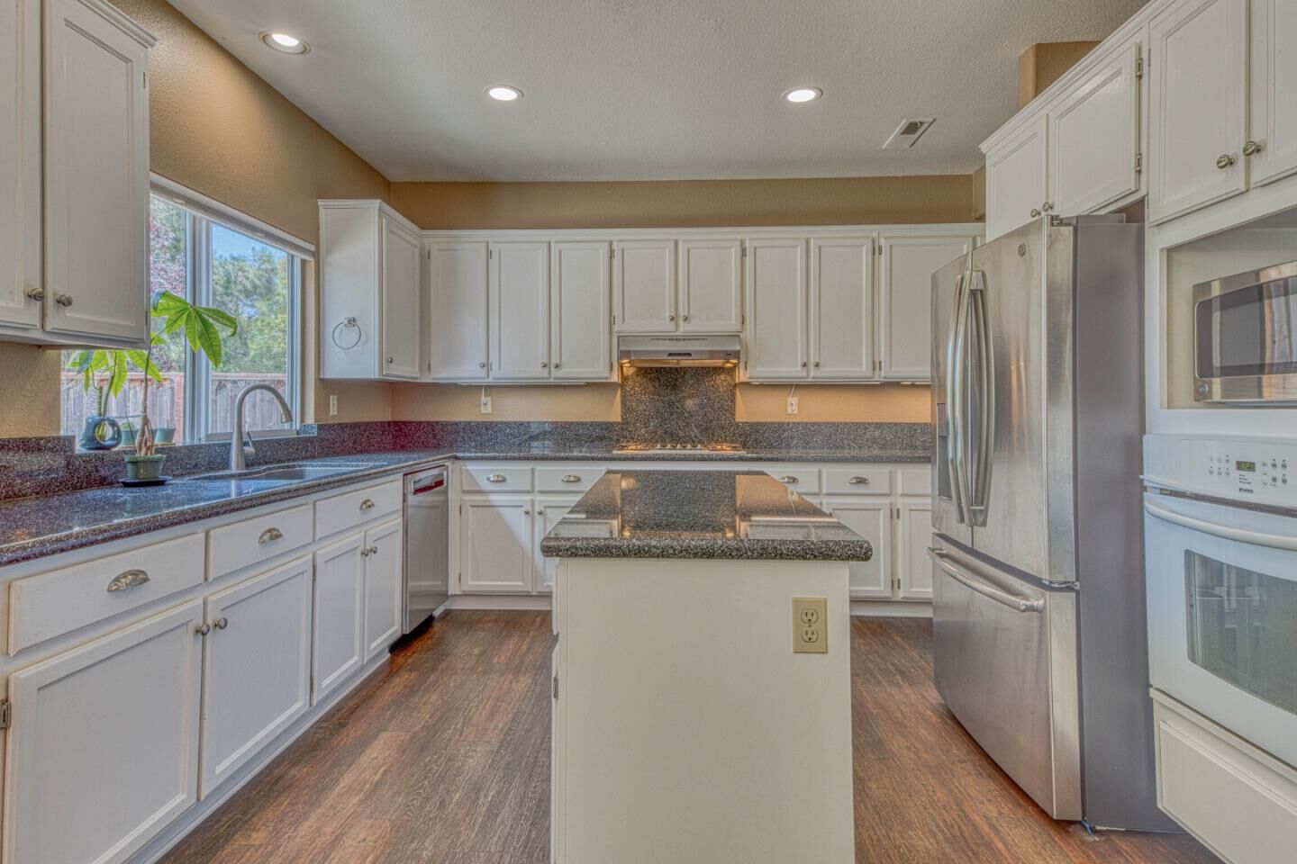 Property Photo: 1185 Rockhaven Court CA 93906