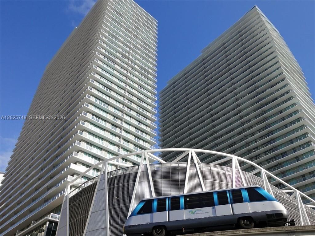 Property Photo:  1111 SW 1 Av 1223-N  FL 33130 