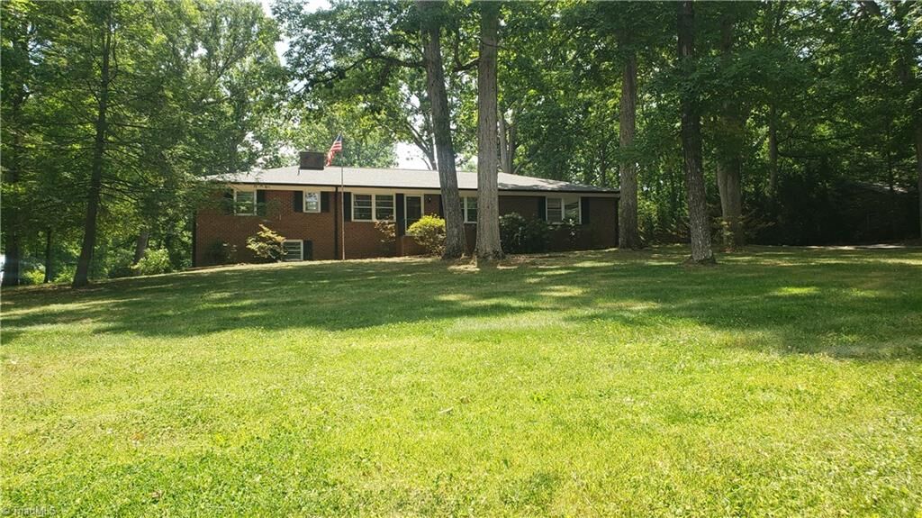 Property Photo: 7950 E Holly Grove Road NC 27360