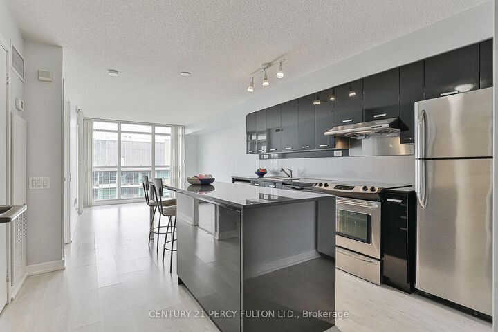Property Photo: 19 Singer Court 1612 ON M2K 0B2