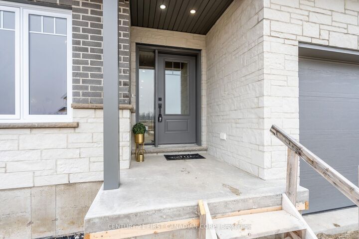 Property Photo: 125 Addison Avenue ON N0M 2J0