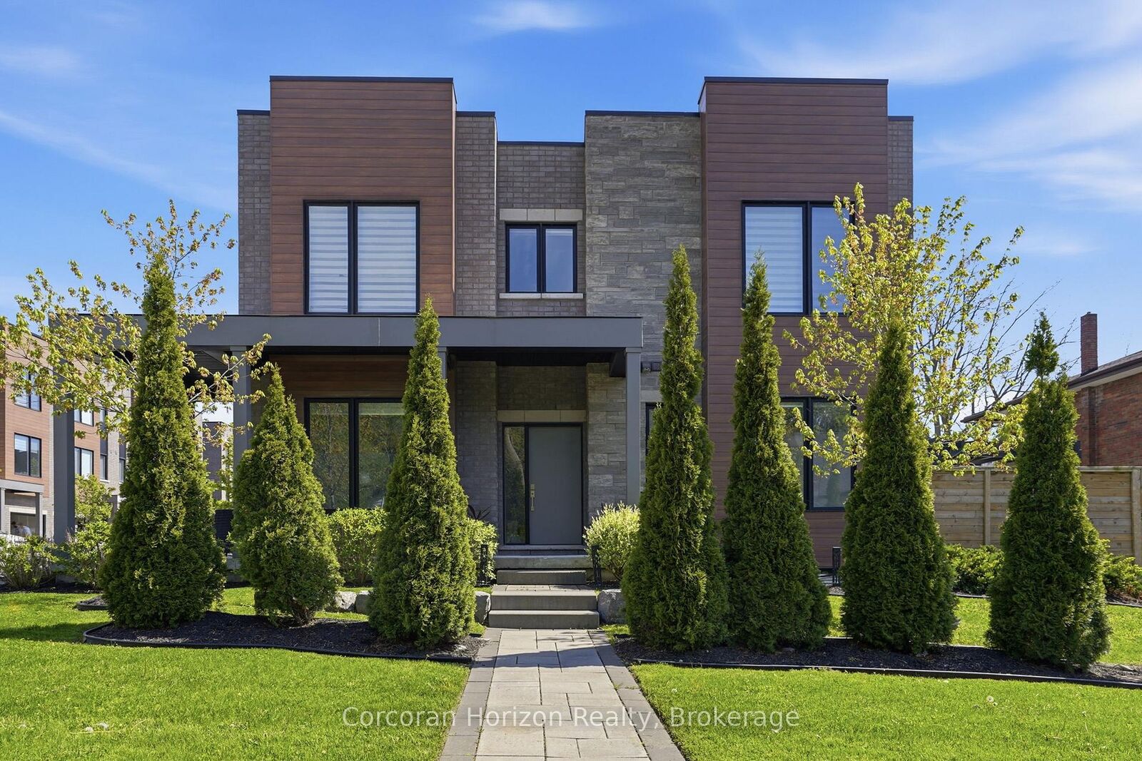Property Photo: 107 Concession Street 21 ON N1R 2H2