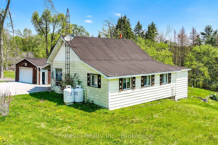 Property Photo: 4900 Monck Road ON K0M 2A0