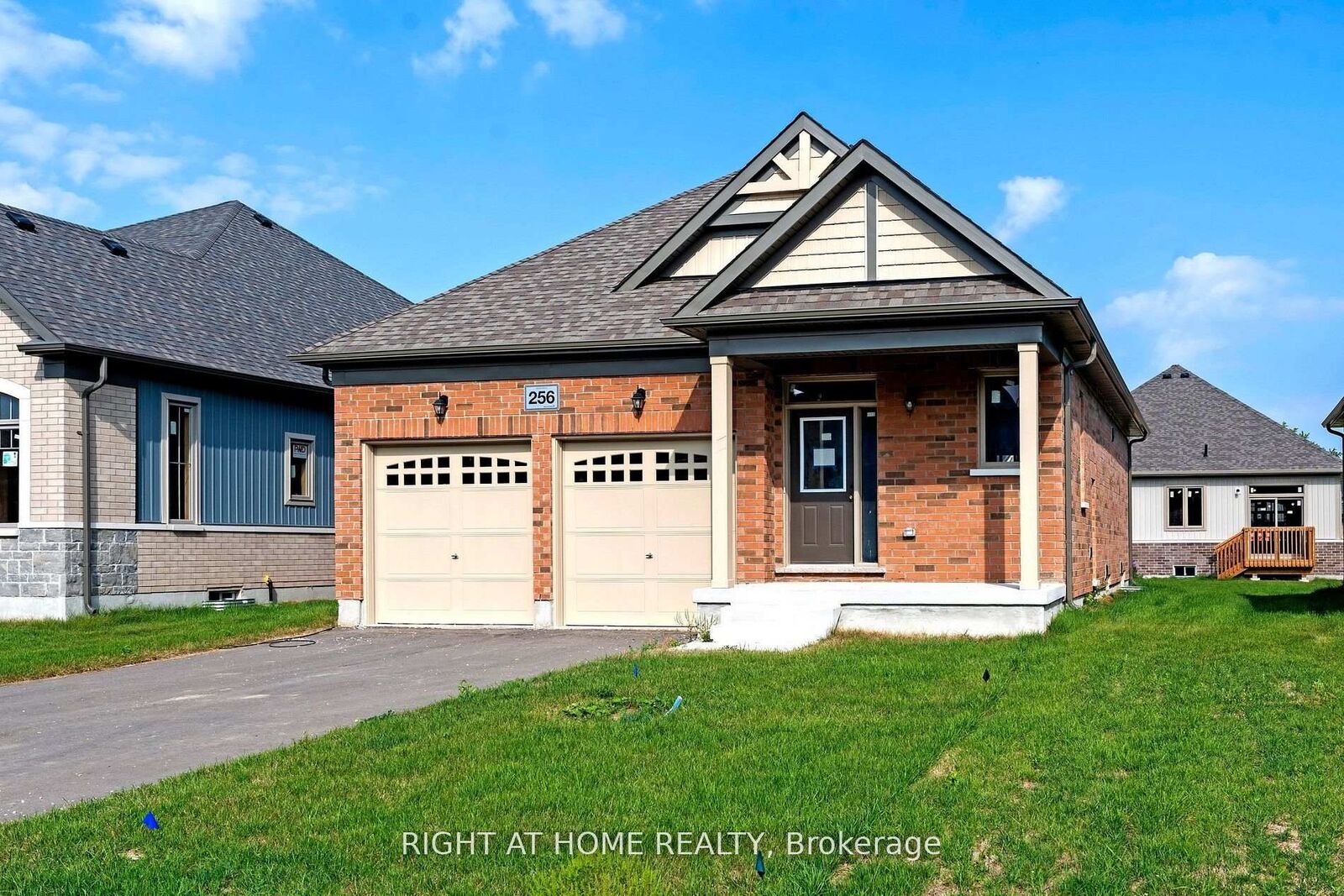 Property Photo: 256 Duncan Street ON L0M 1S0