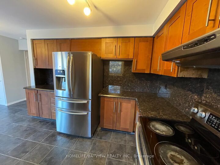 Property Photo: 128 Heathwood Heights Drive ON L4G 4W1