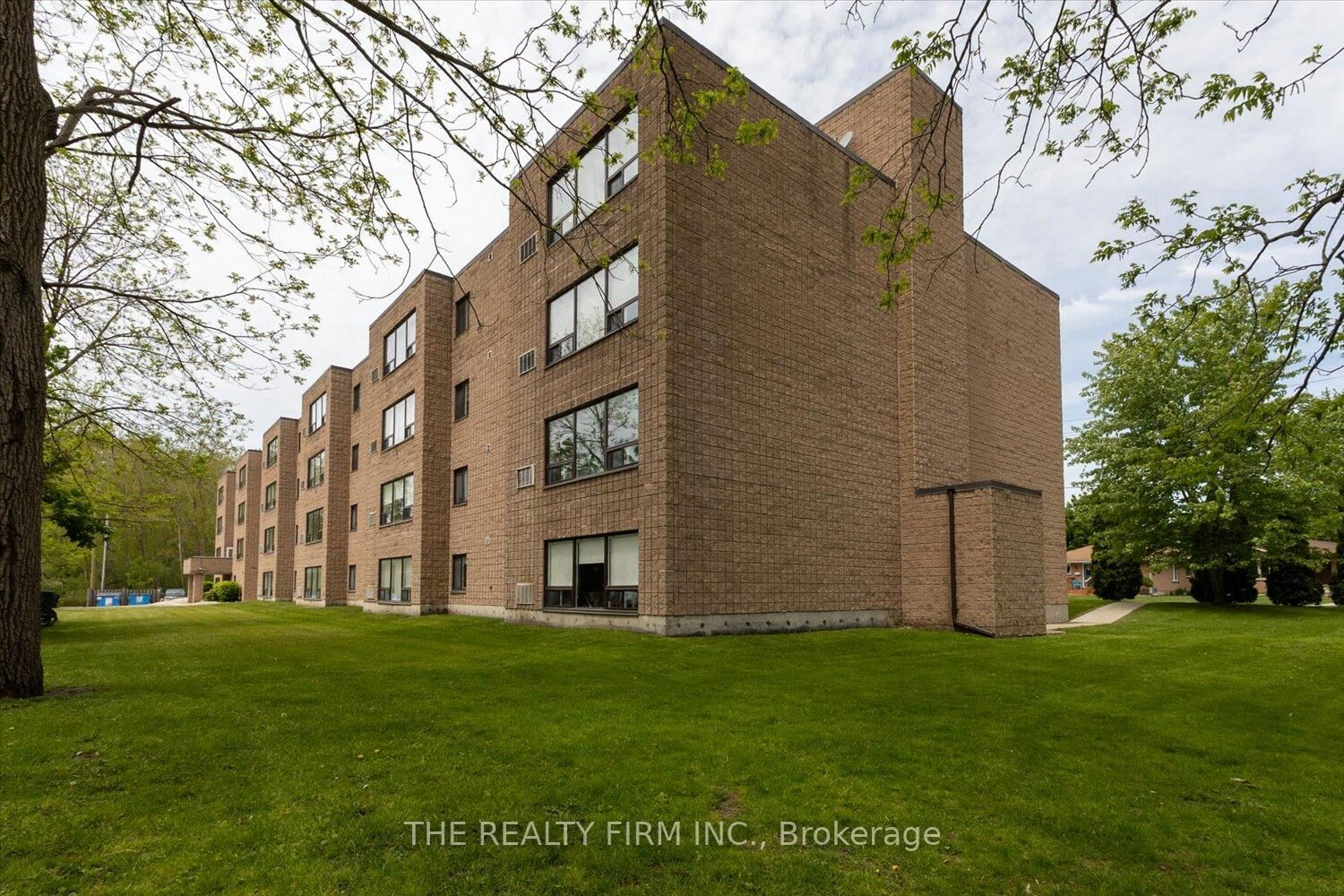 Property Photo: 220 Duke Street 207 ON N7G 1S3