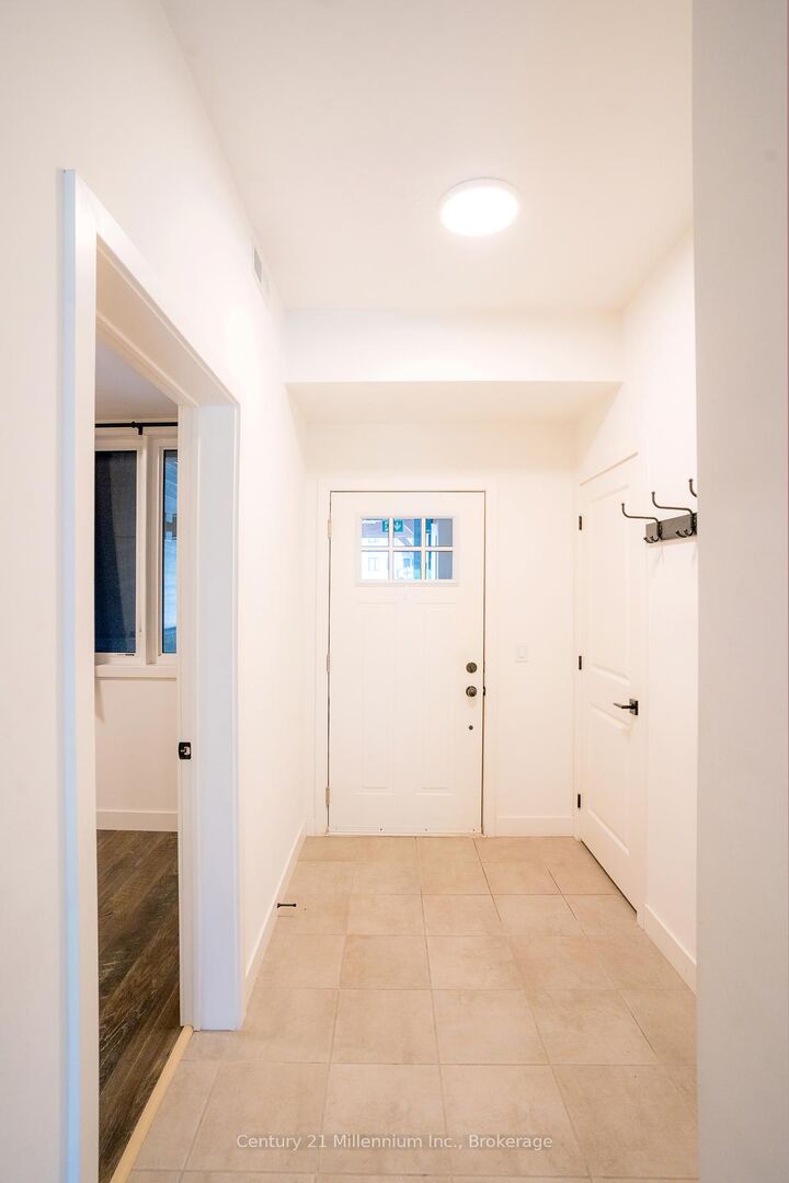 Property Photo: 20 Beckwith Lane 103 ON L9Y 0C7