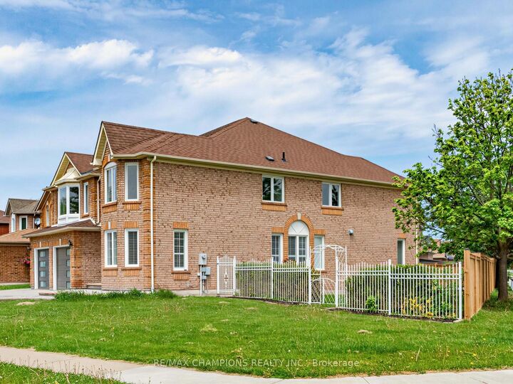 1 Cluster Oak Place — photo 1