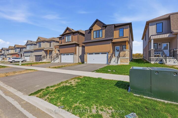 Property Photo: 20 Hillcroft Way ON K0M 1A0