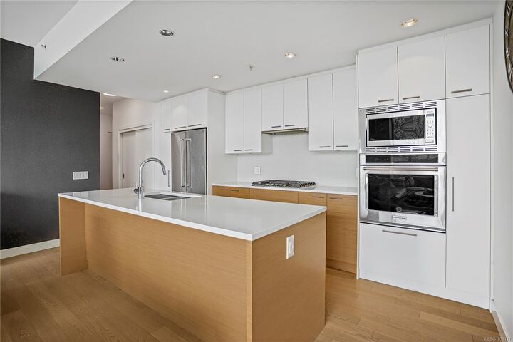 Property Photo: 4011 Rainbow Hill Lane #402 BC V8X 0B6