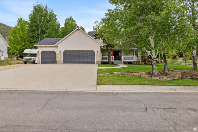 Property Photo:  381 N Alpinhof Ln E  UT 84049 