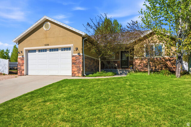 Property Photo: 5232 Saddle Dr UT 84055