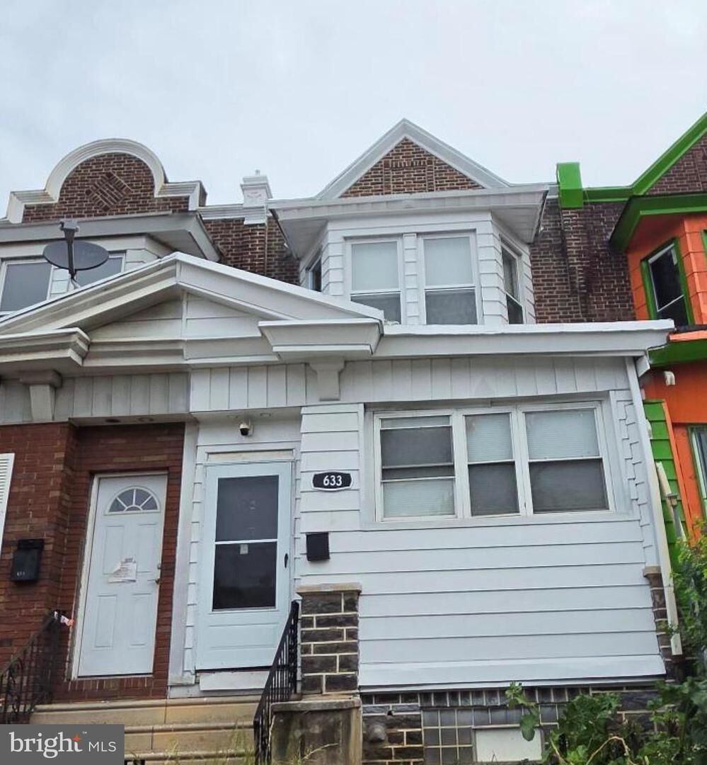 Property Photo: 633 E Allegheny Avenue PA 19134