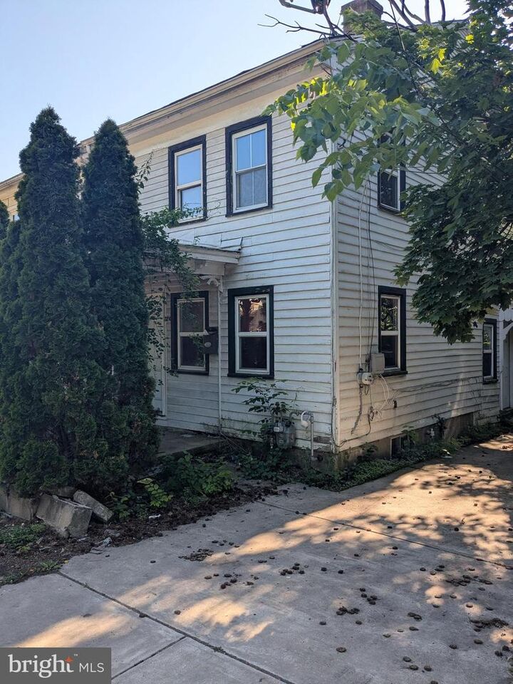 Property Photo:  324 N Laurel Street  NJ 08302 