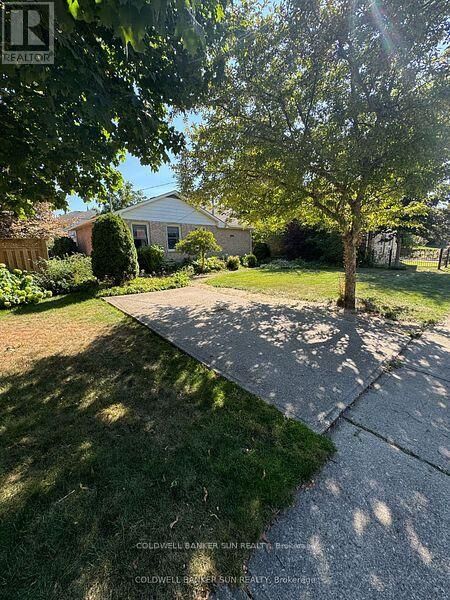 Property Photo:  500 Canterbury Street  ON N4S 4K7 
