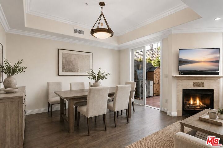 Property Photo:  1050 N Edinburgh Ave  CA 90046 