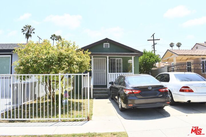 Property Photo: 8708 Cadillac Ave CA 90034