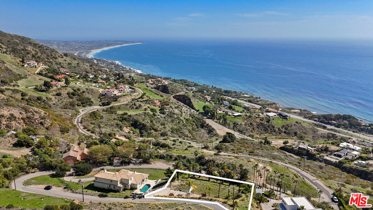 Property Photo: 4417 Vista Del Preseas CA 90265