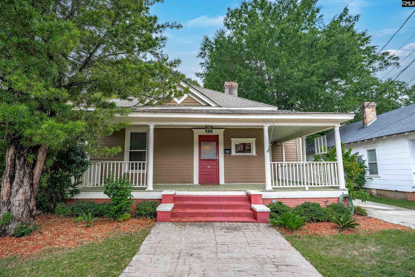 Property Photo:  1103 Beaufort  SC 29201 