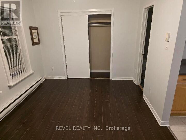 Property Photo: 31 Orchard Street Unit 3 ON N6J 2R4