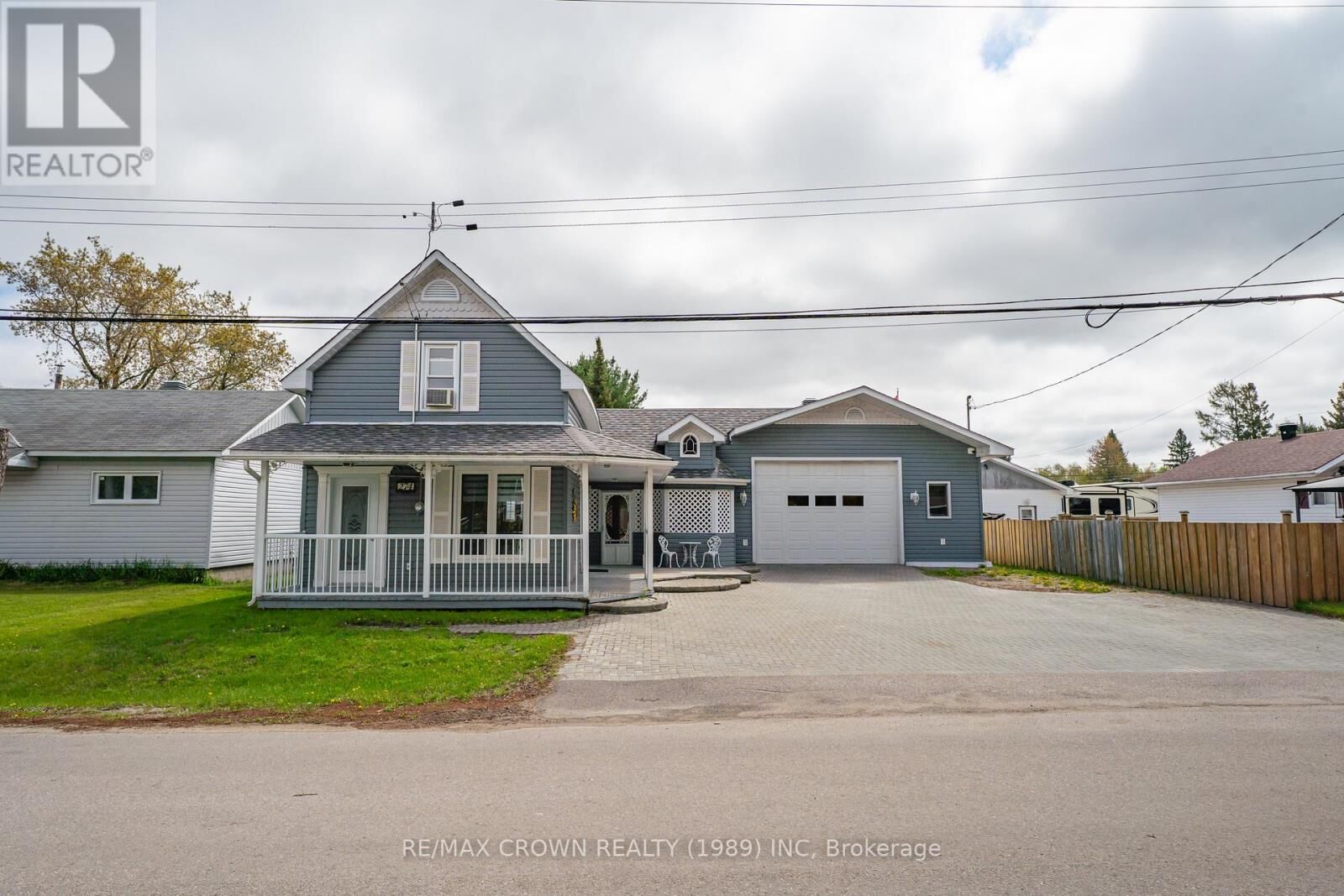 Property Photo: 274 Belanger Street ON P2B 3B9