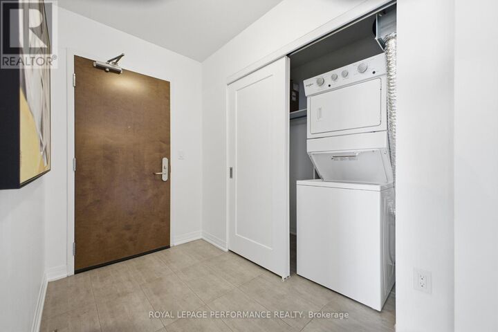 Property Photo:  805 Carling Avenue 3502  ON K1S 5W9 