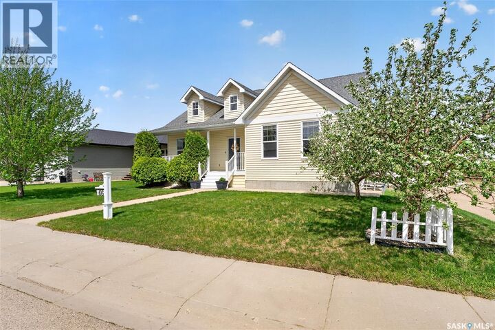Property Photo:  66 Everton Crescent  SK S6K 0A3 