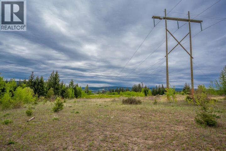 25 Cariboo 97 Highway — photo 1